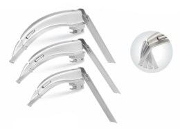 Три ветеринарні клинки Doc-Flex розмірів 2, 3 і 4 для конвенційного ларингоскопа. Справа у збільшеному вигляді показано рухливий наконечник, що демонструє його гнучкість для складної інтубації