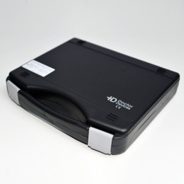 Чорний пластиковий кейс для зберігання і транспортування ветеринарного набору ларингоскопів. На кришці видно логотип Doctor Devices